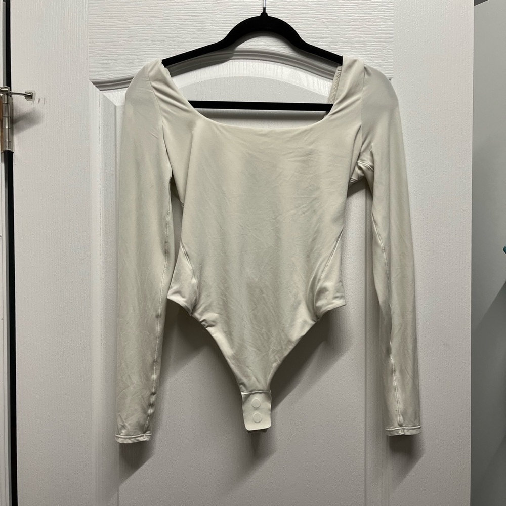 Lululemon Athletica Off-White Long Sleeve Bodysuit
